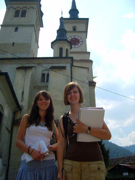 Projects Abroad journalism interns at their placement in Romania interns at work at our journalism placement in Romania